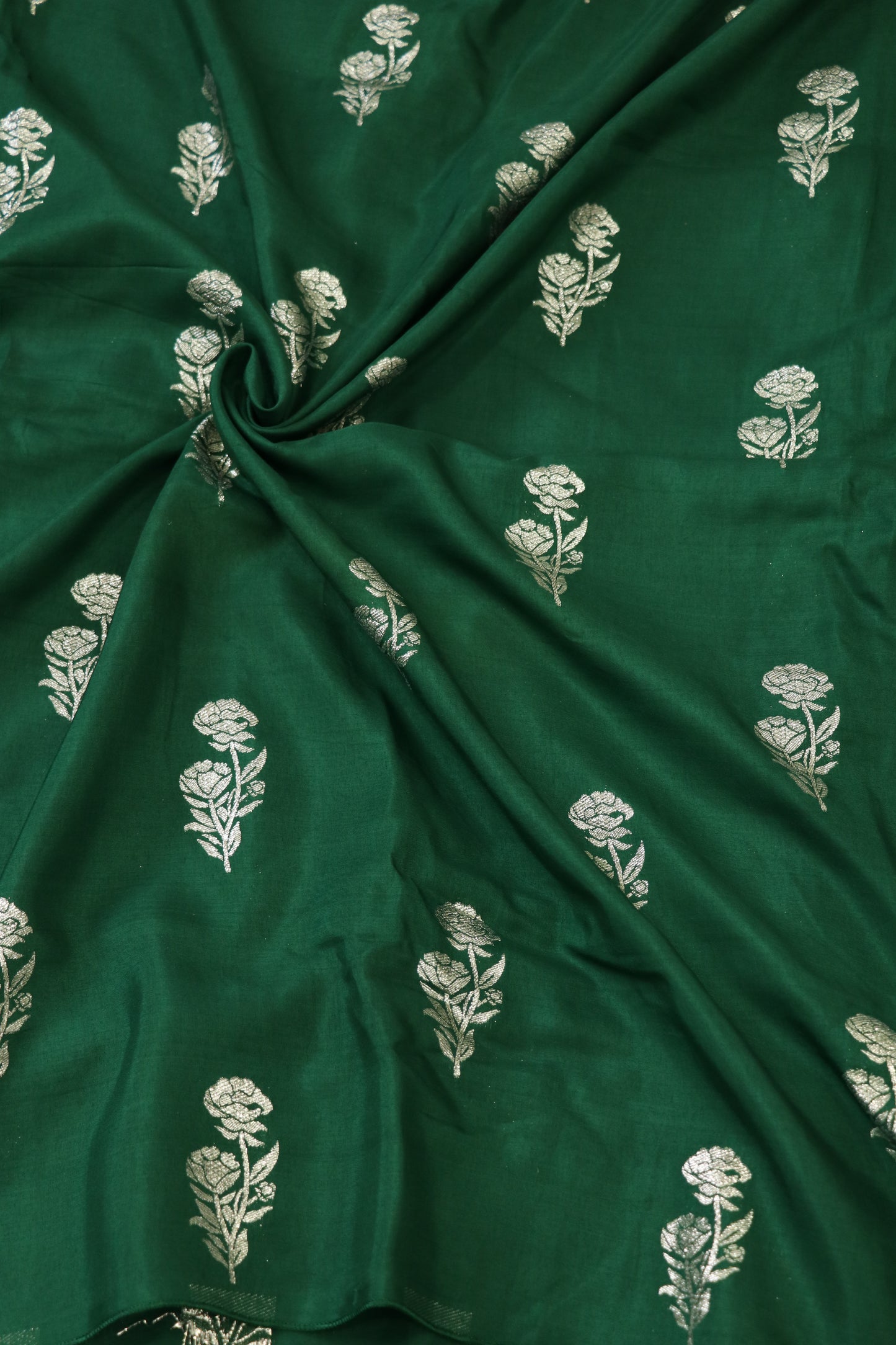 Jacquard Roses Woven Russian Silk Fabric