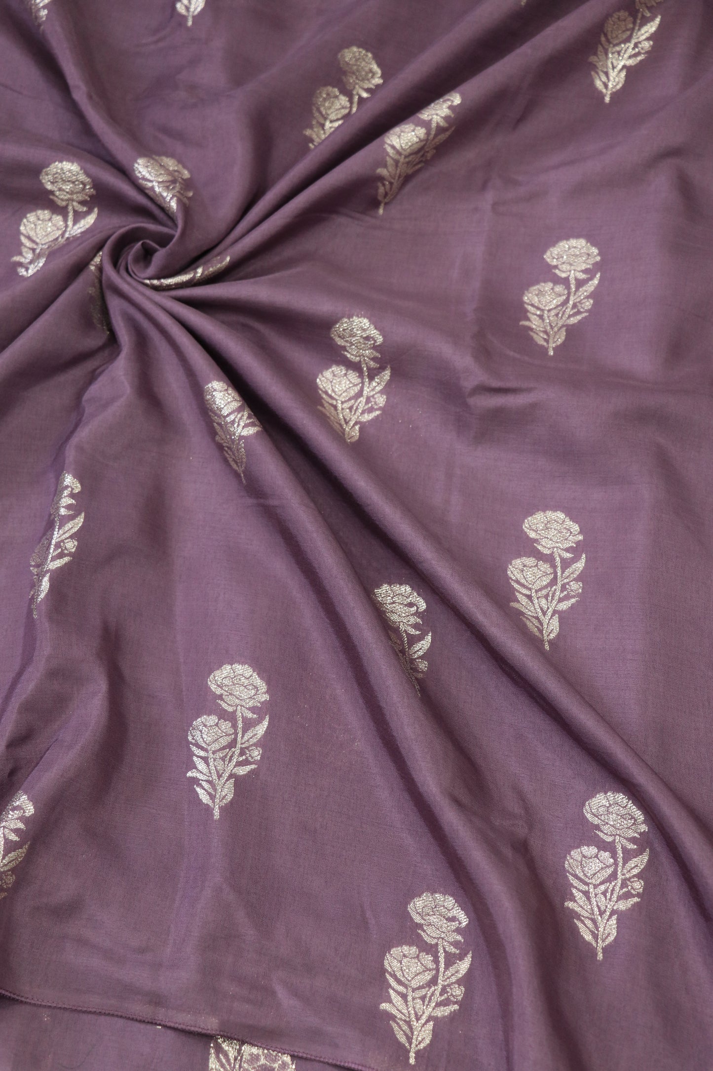 Jacquard Roses Woven Russian Silk Fabric