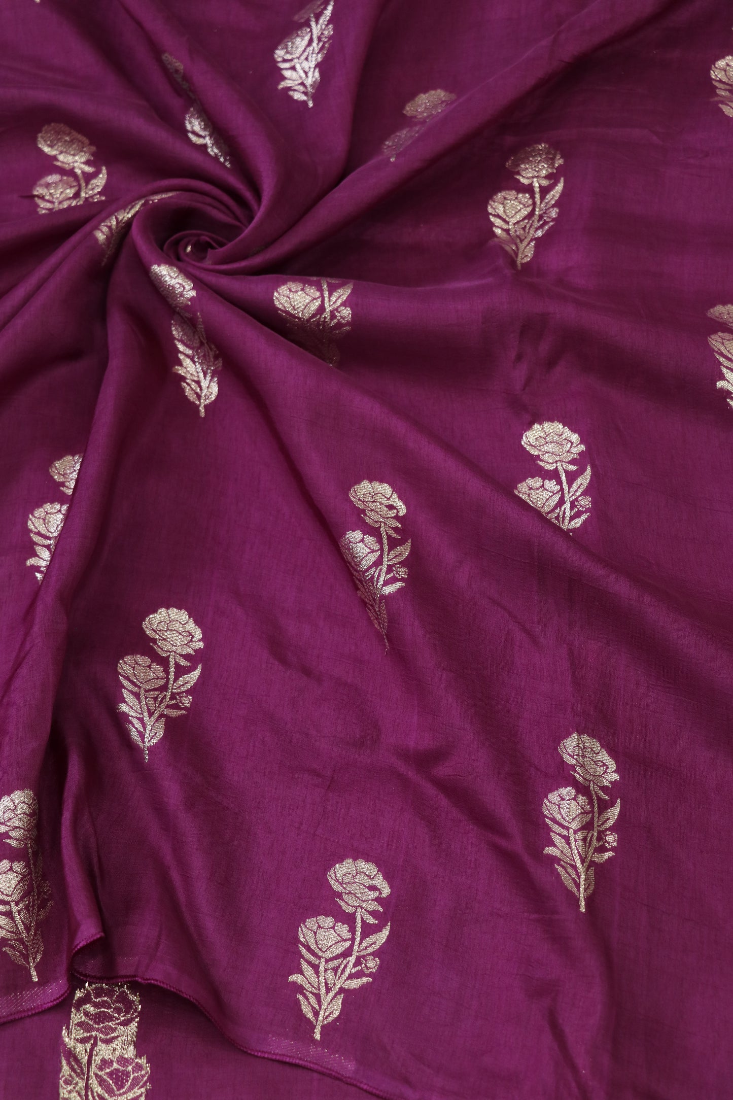Jacquard Roses Woven Russian Silk Fabric