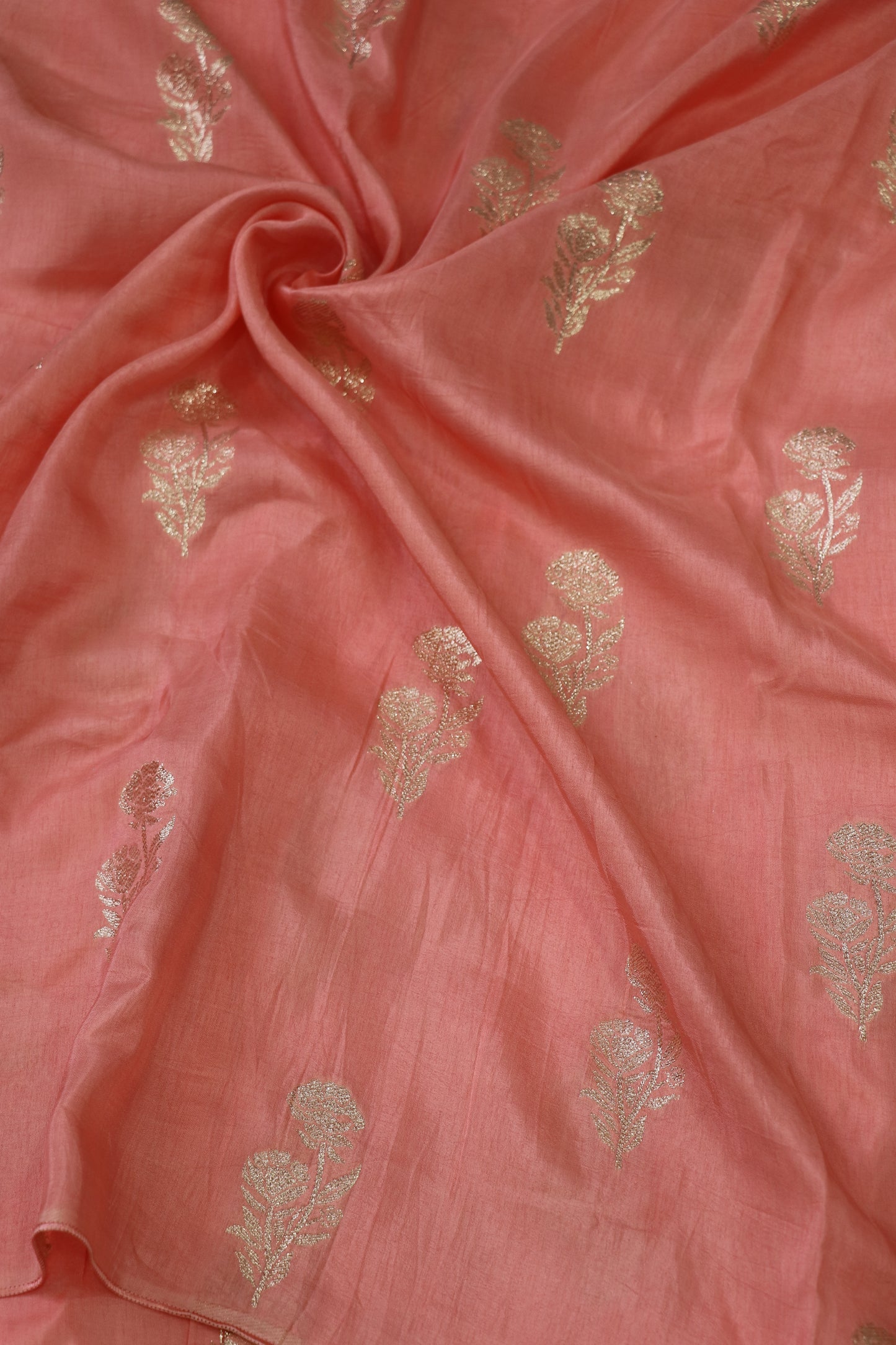 Jacquard Roses Woven Russian Silk Fabric