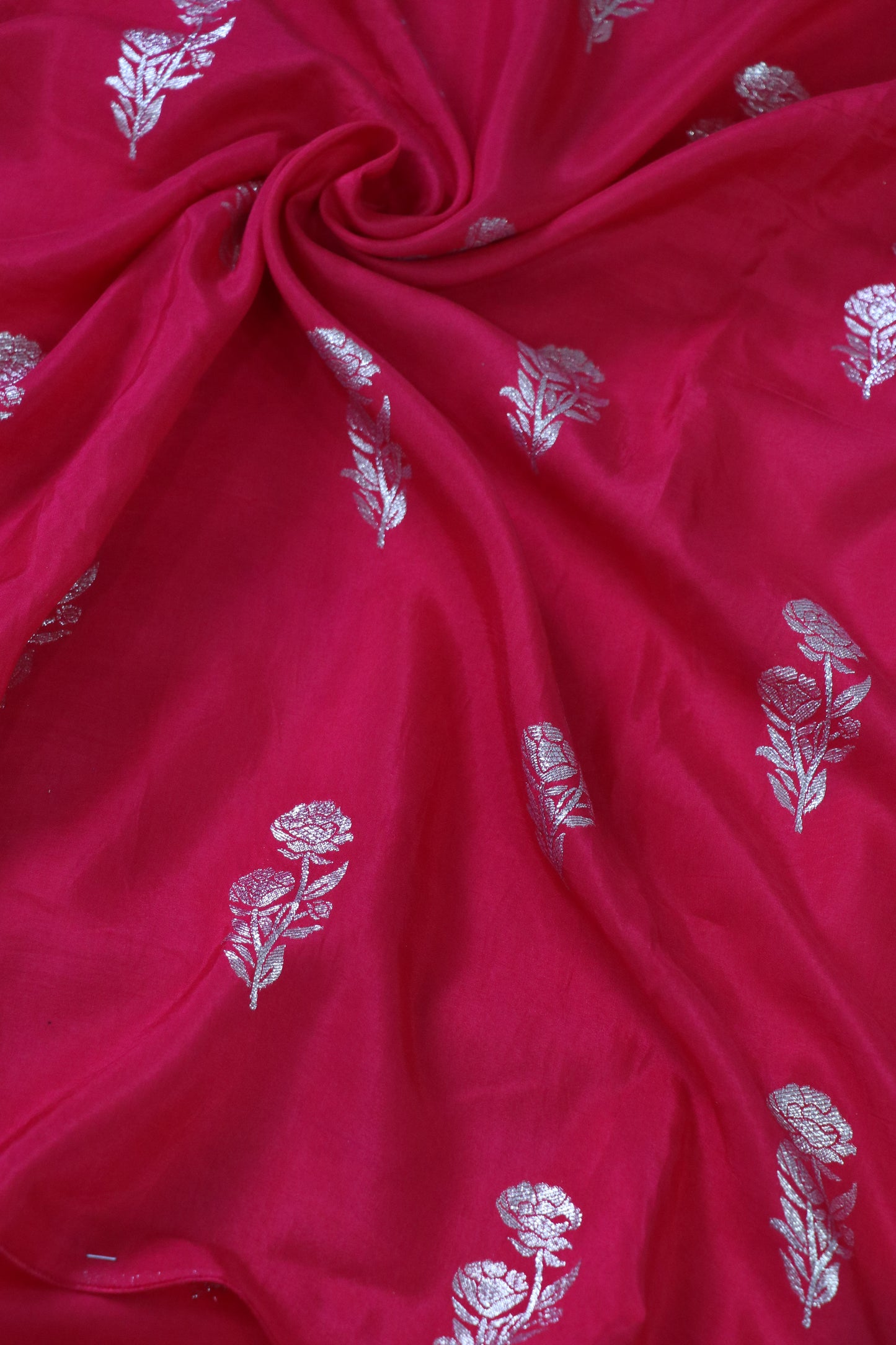 Jacquard Roses Woven Russian Silk Fabric