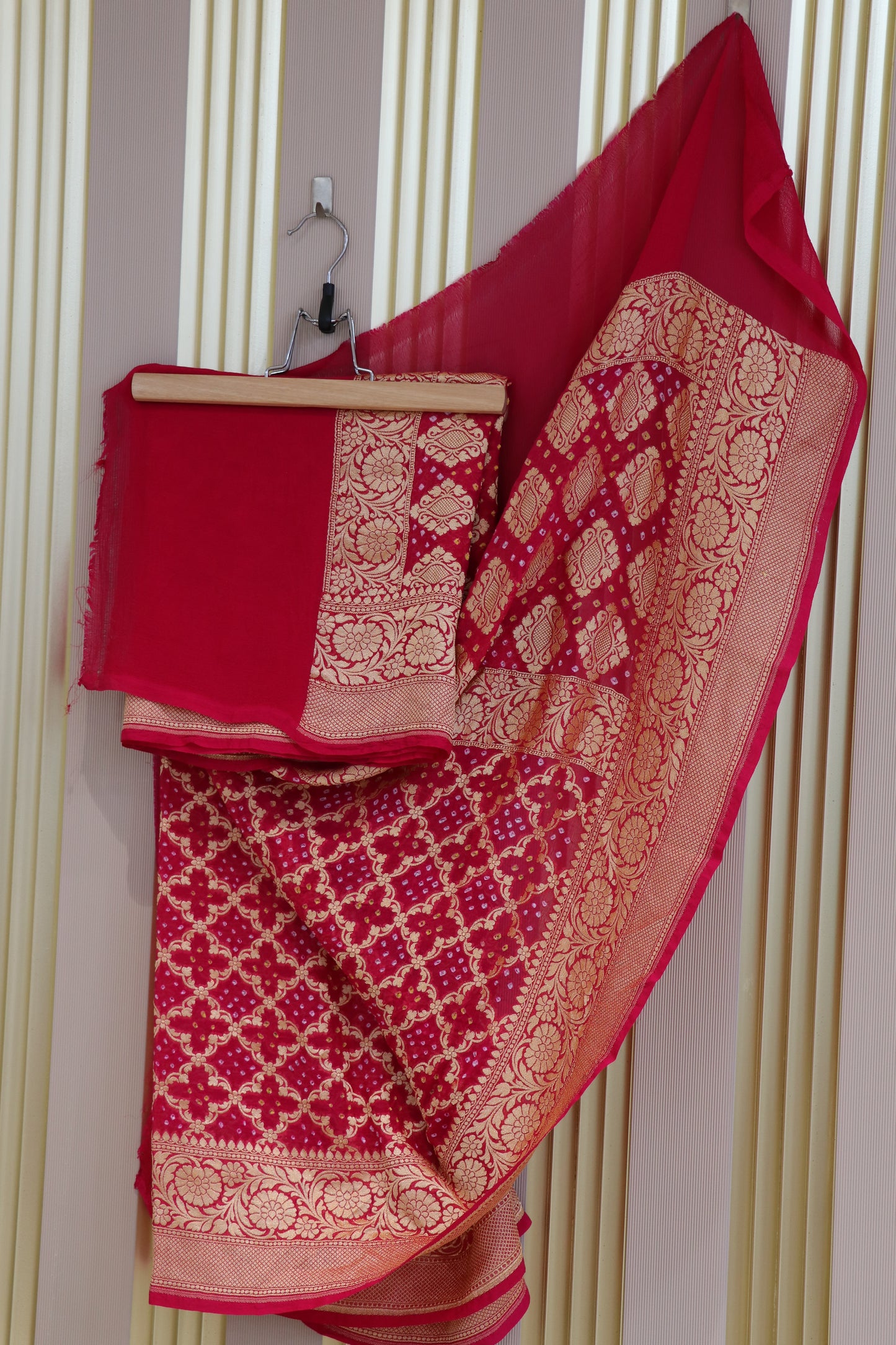 Pure bandhani banarasi brocade weaved gorgette dupattas