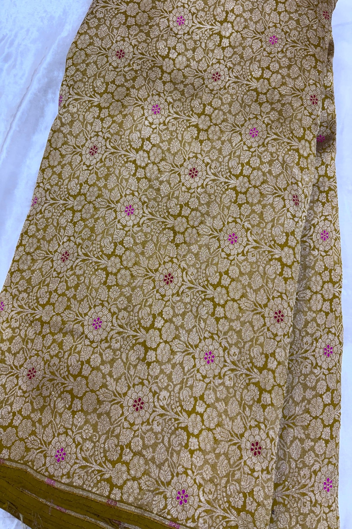 Gold Floral Jaal With Meenakari Pure Woven Banaras Fabric