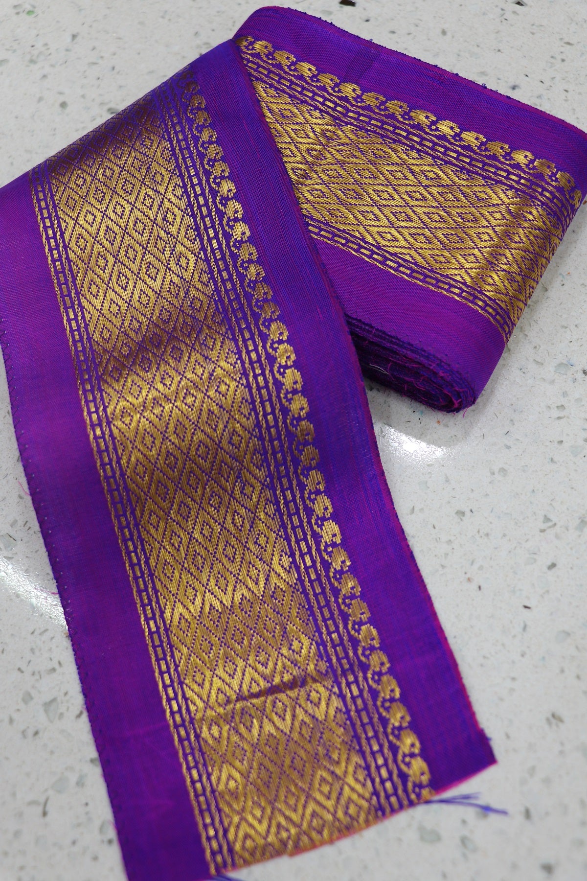 4 Inches Pure Kanchi Border/Lace In Diamond & Mango Woven Pattern