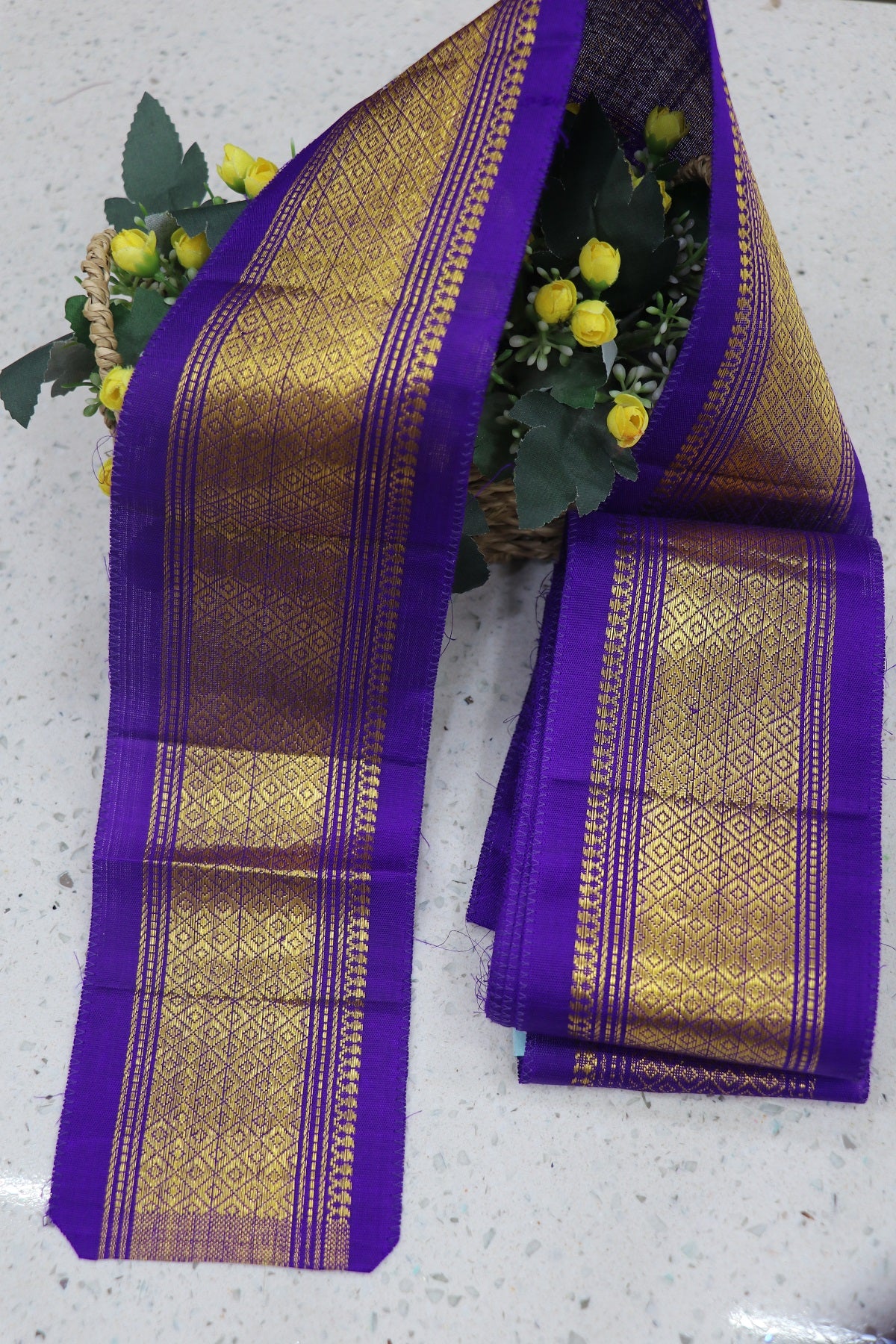 4 Inches Pure Kanchi Border/Lace In Diamond & Mango Woven Pattern