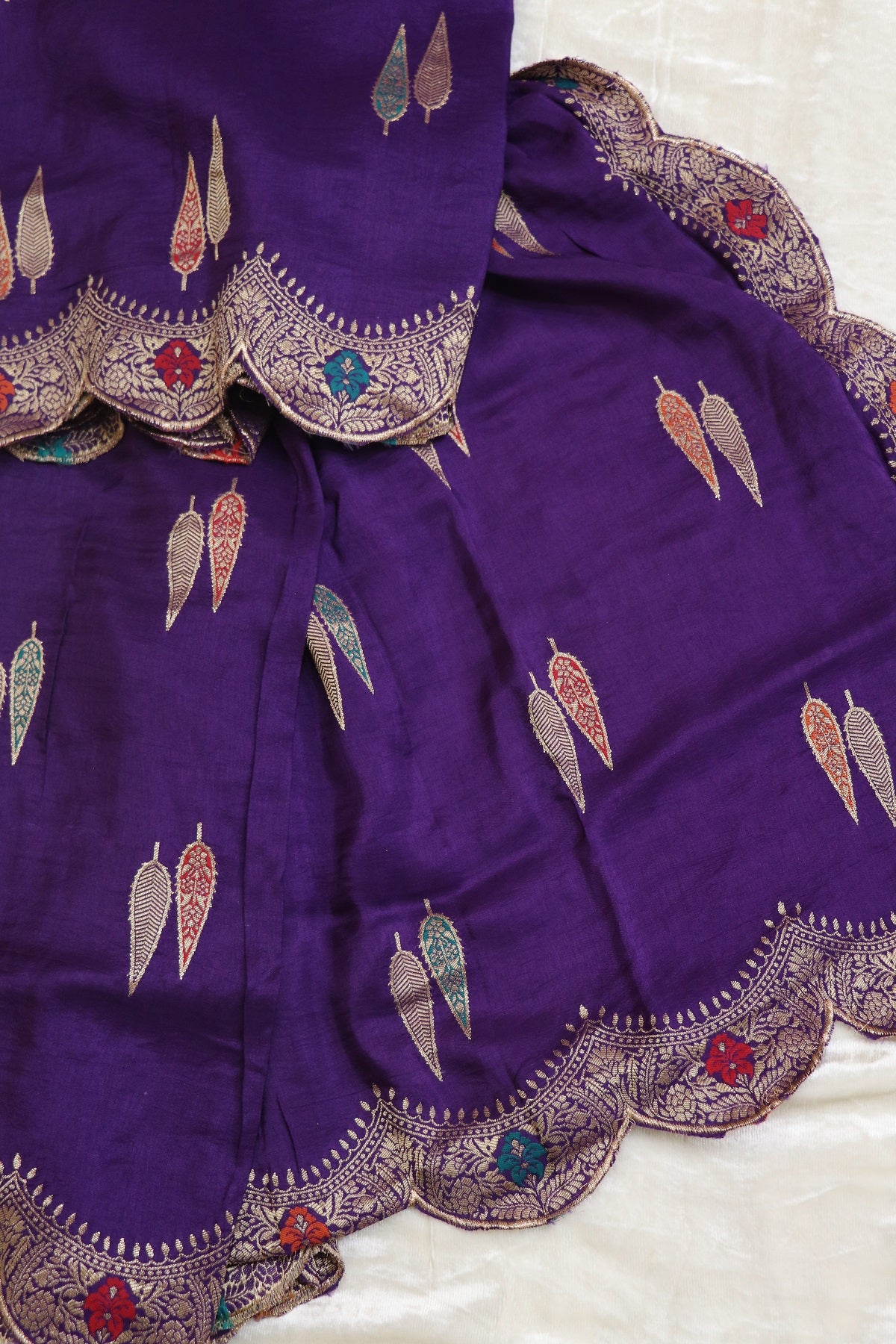 Dola Silk Dupattas With Leaf Shape Woven Meena Motifs With Scalloped Border