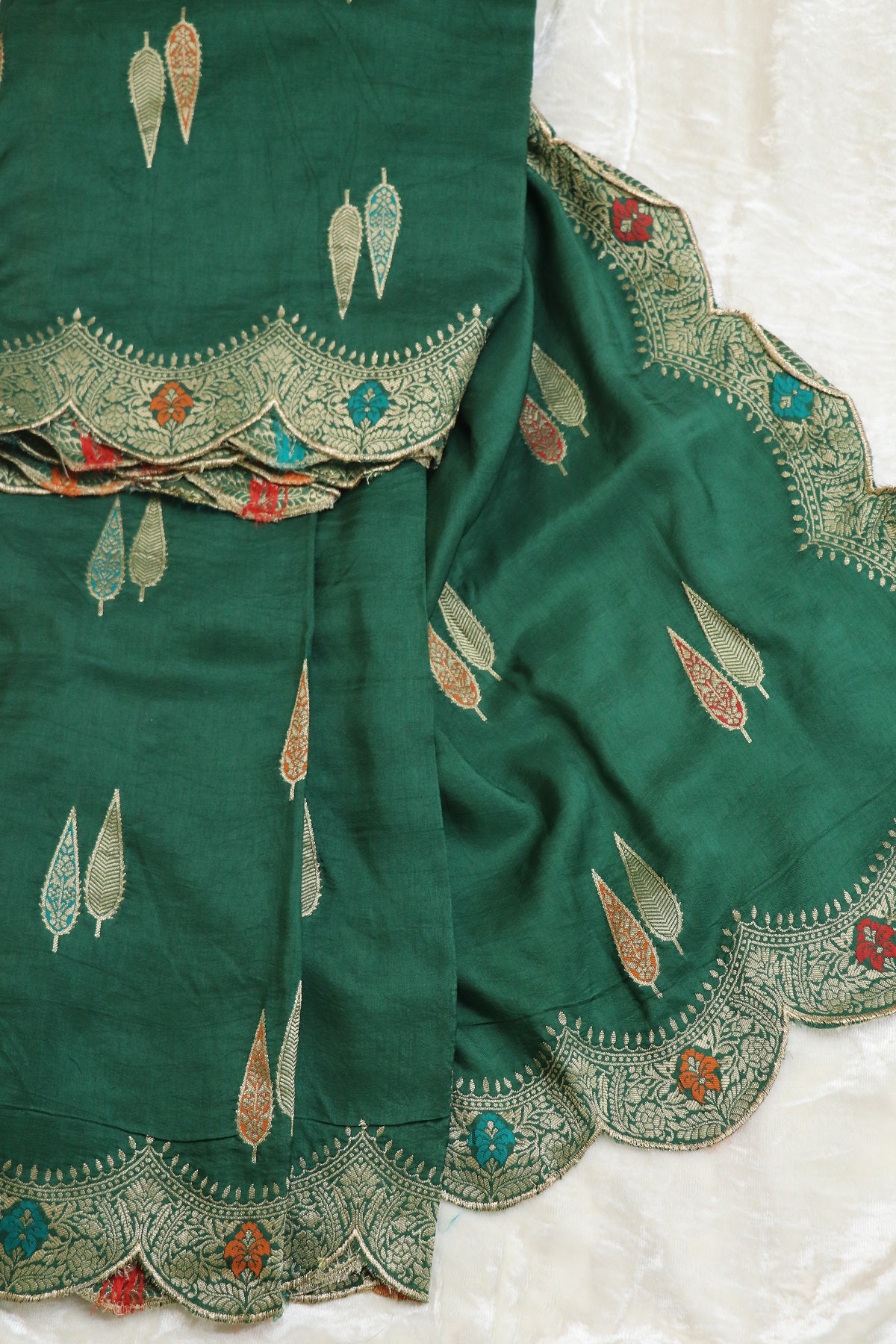 Dola Silk Dupattas With Leaf Shape Woven Meena Motifs With Scalloped Border