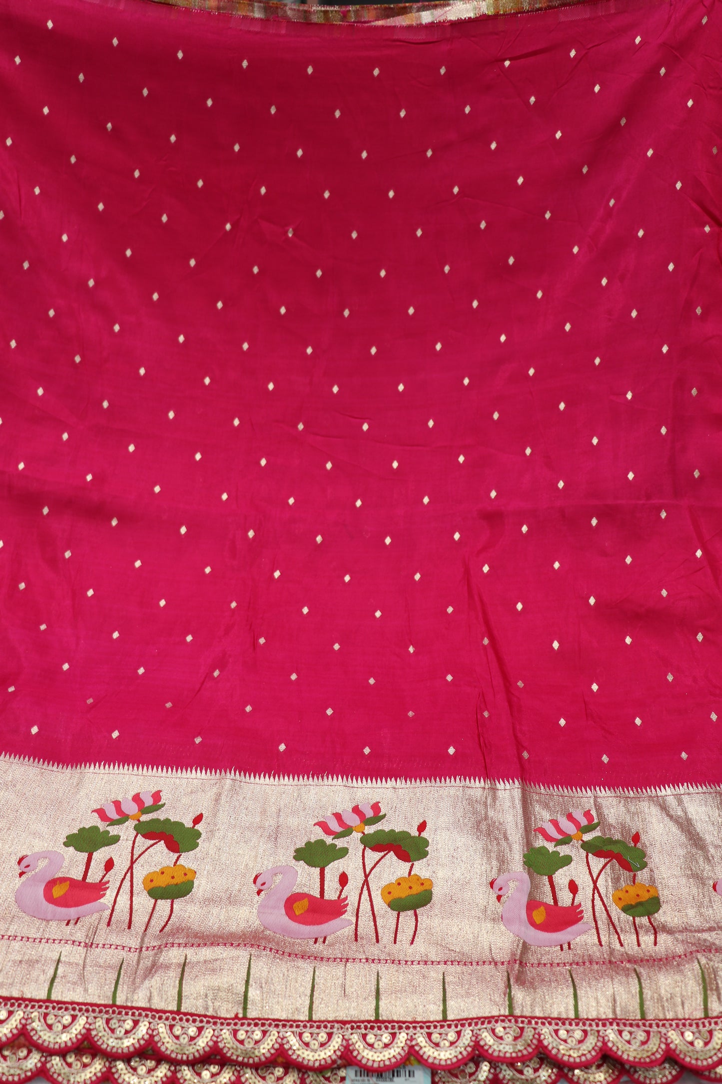 Russian Silk Woven With Pithani Border And Scalop Cutwork Dorie Lace Fabric.