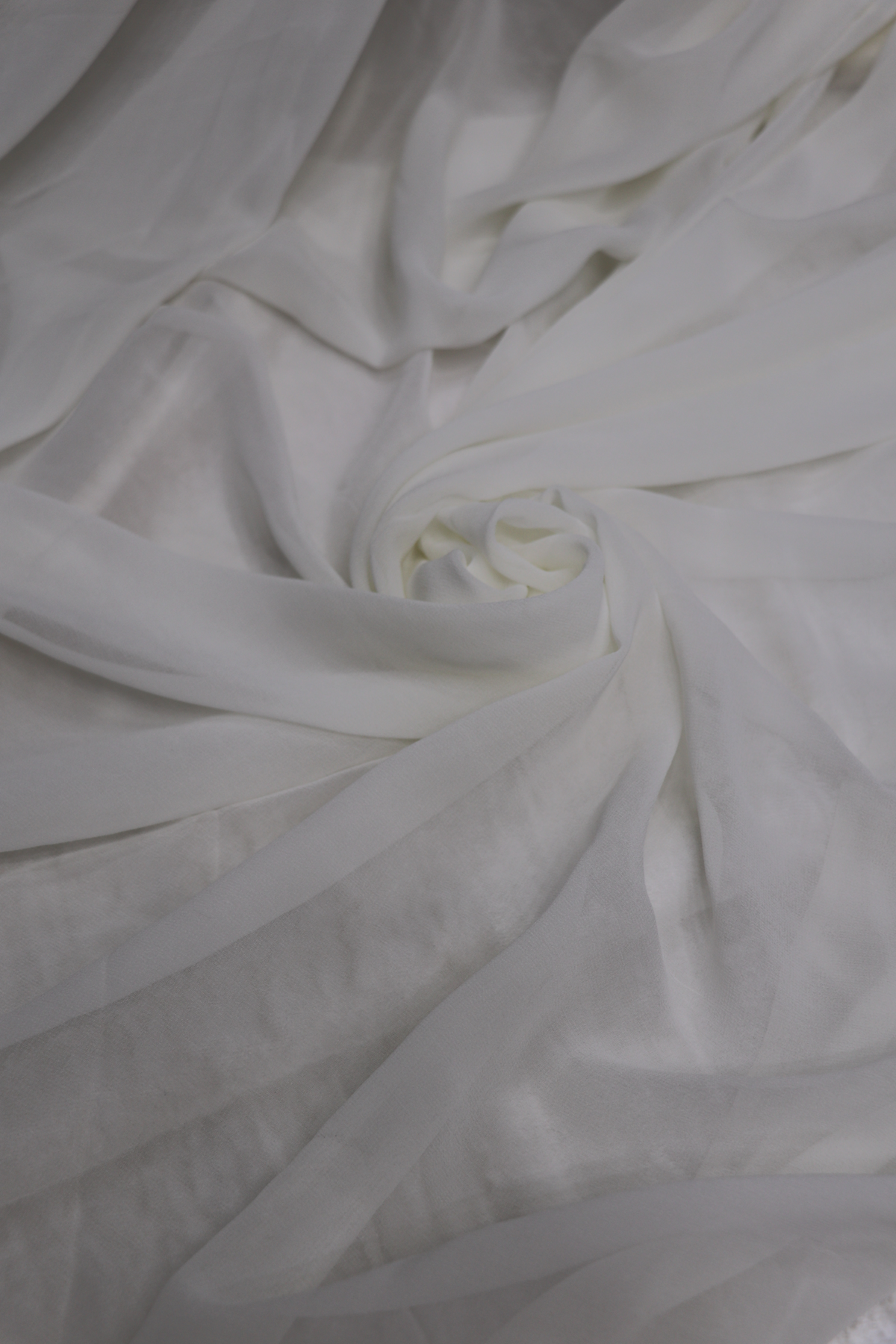 60 Gms Pure Georgette White Dyeable Fabric