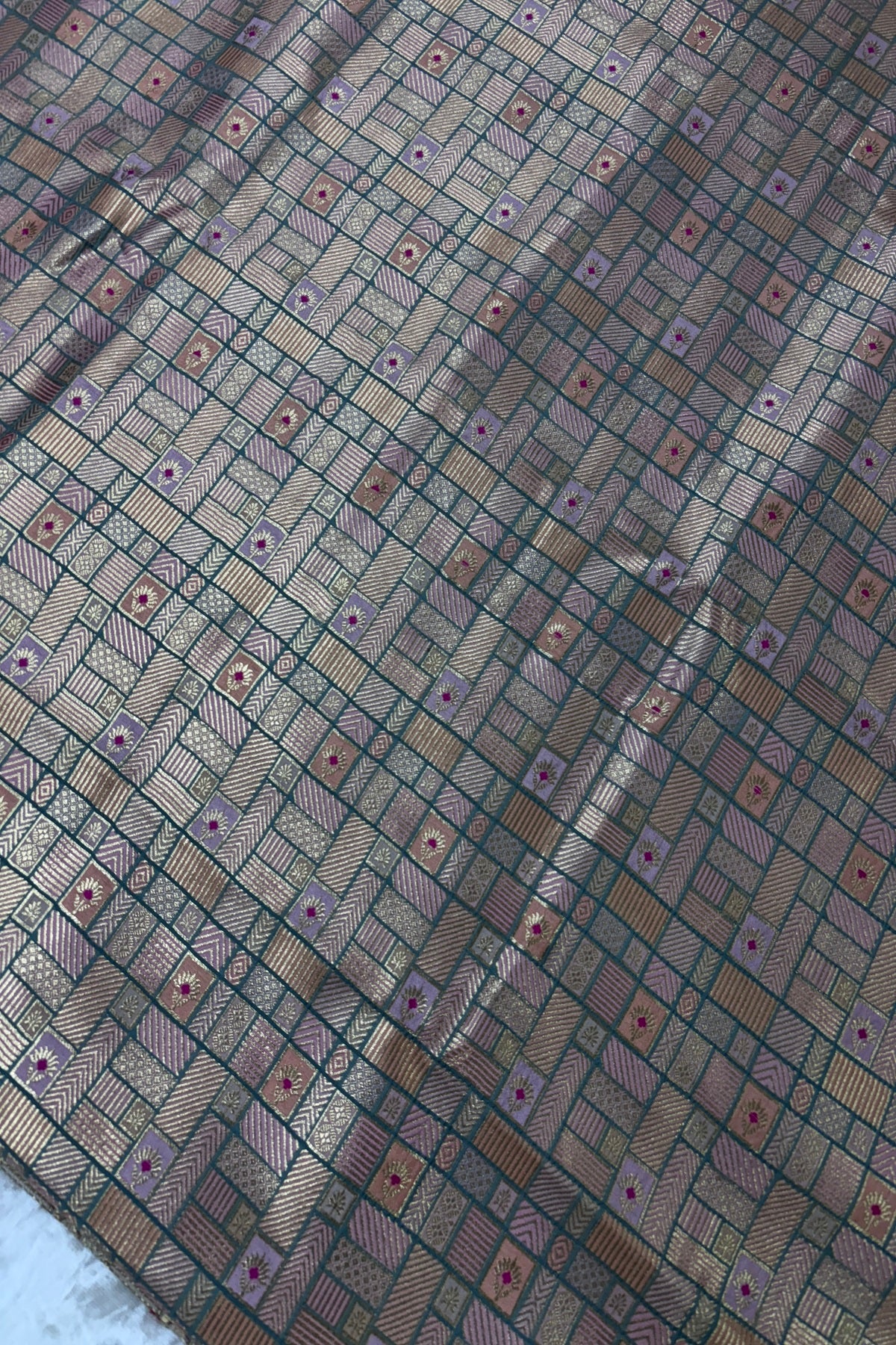 Geometric Rangkat Design Infused Meenakari Flower Motifs On Pure Chiniya Banaras Fabric