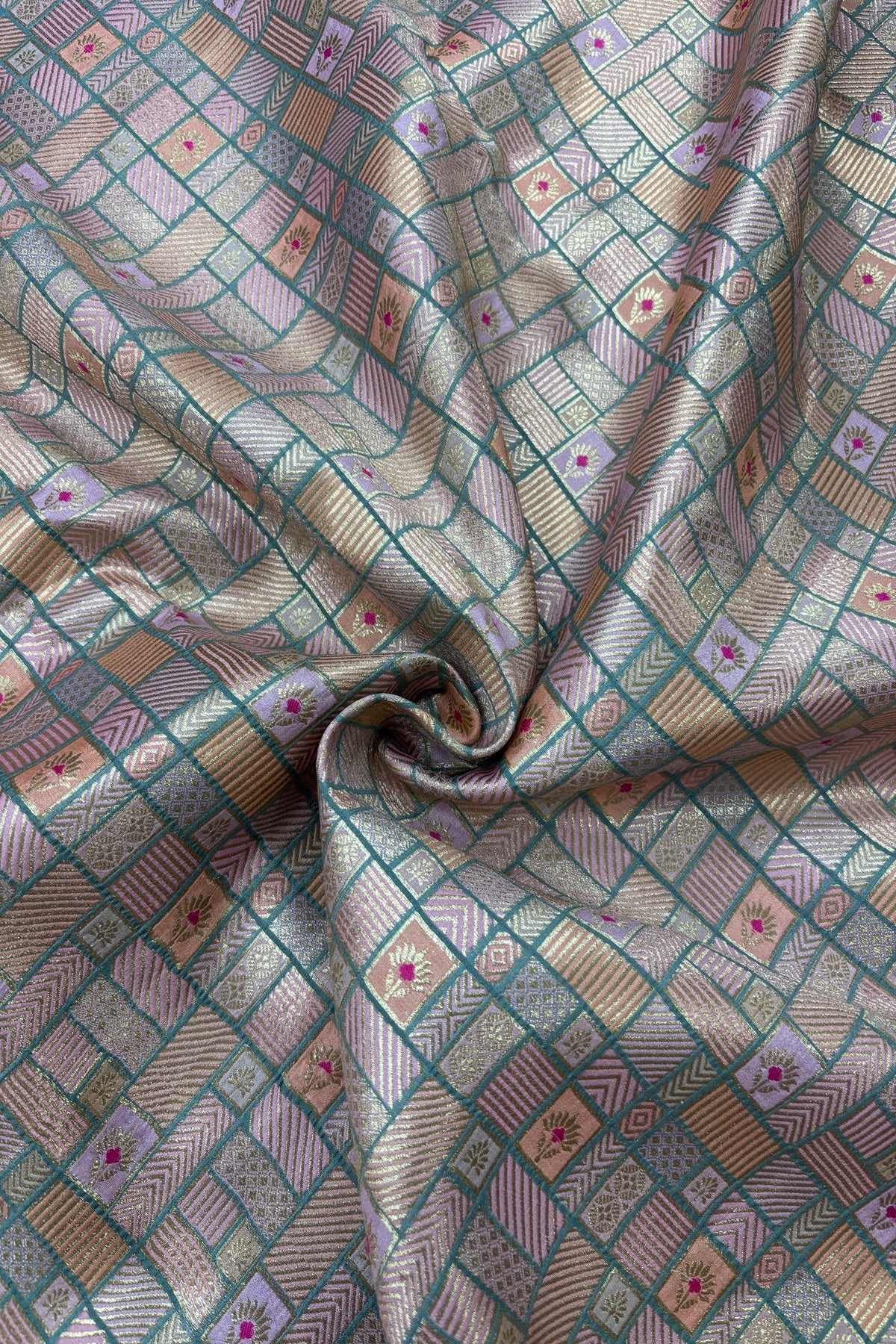 Geometric Rangkat Design Infused Meenakari Flower Motifs On Pure Chiniya Banaras Fabric