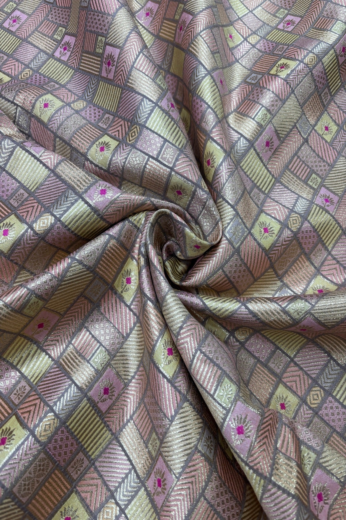 Geometric Rangkat Design Infused Meenakari Flower Motifs On Pure Chiniya Banaras Fabric