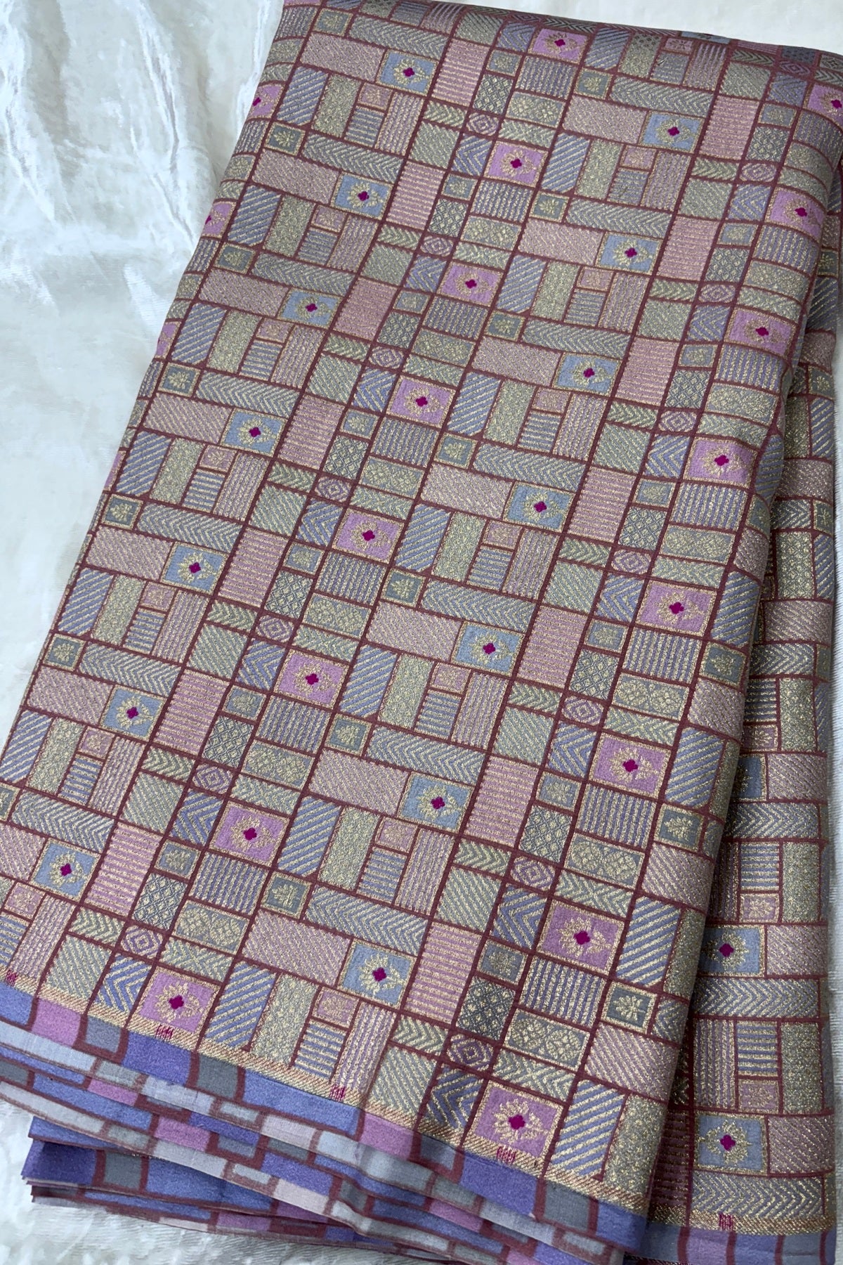 Geometric Rangkat Design Infused Meenakari Flower Motifs On Pure Chiniya Banaras Fabric