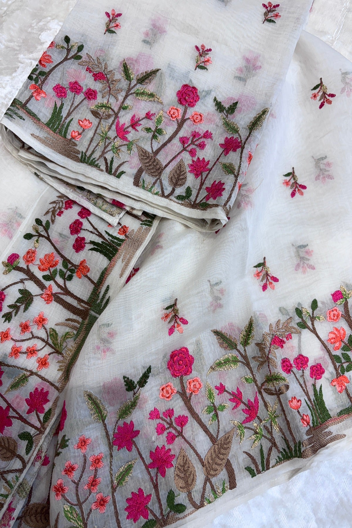 Vibrant Red & Peach Floral Off White Floral Pure Mul Chanderi Dupatta