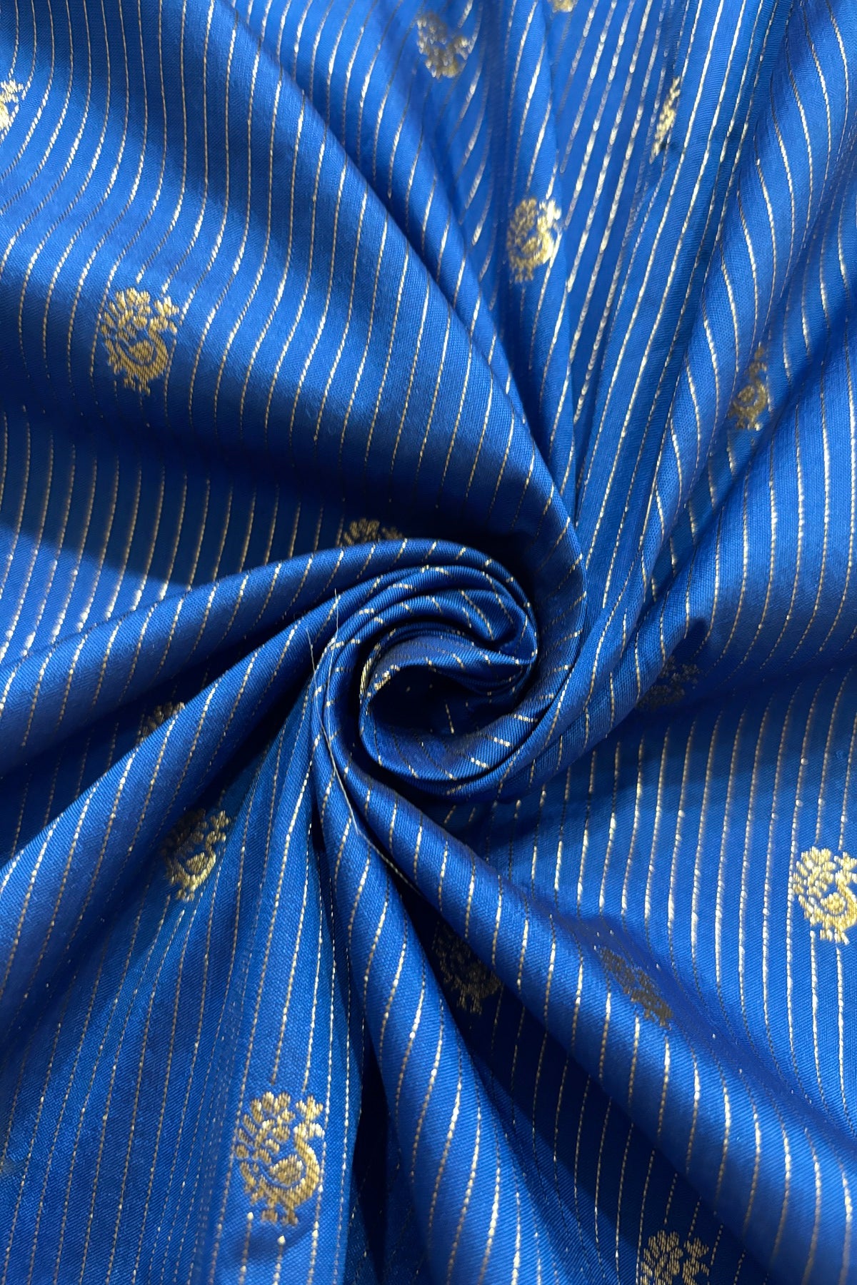 Annapakshi With Vertical Zari Woven Semi Rawsilk Fabric