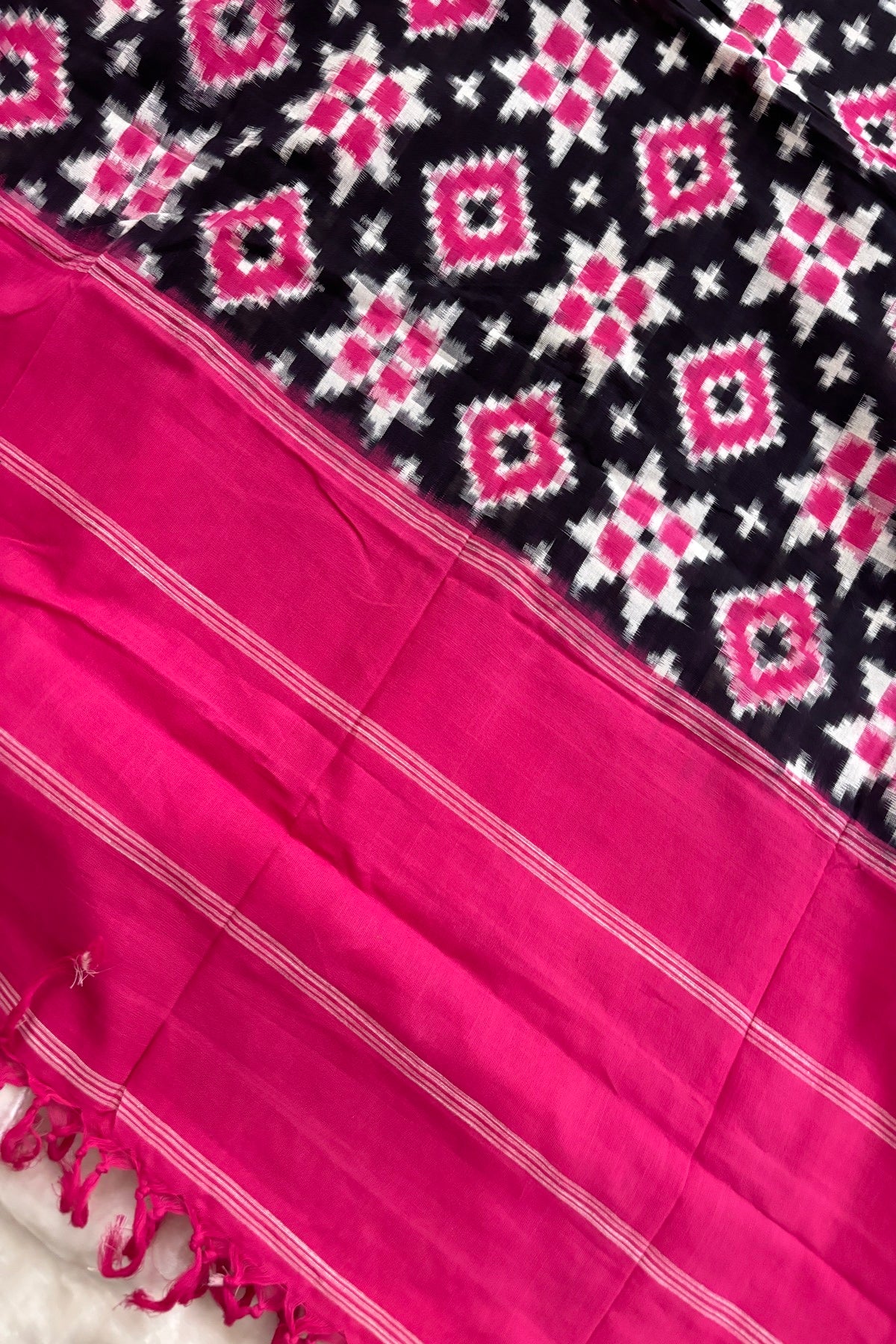 Black With Pink Plain Bordered Geometric Pattern Teliyarumal Double Ikkat Dupatta