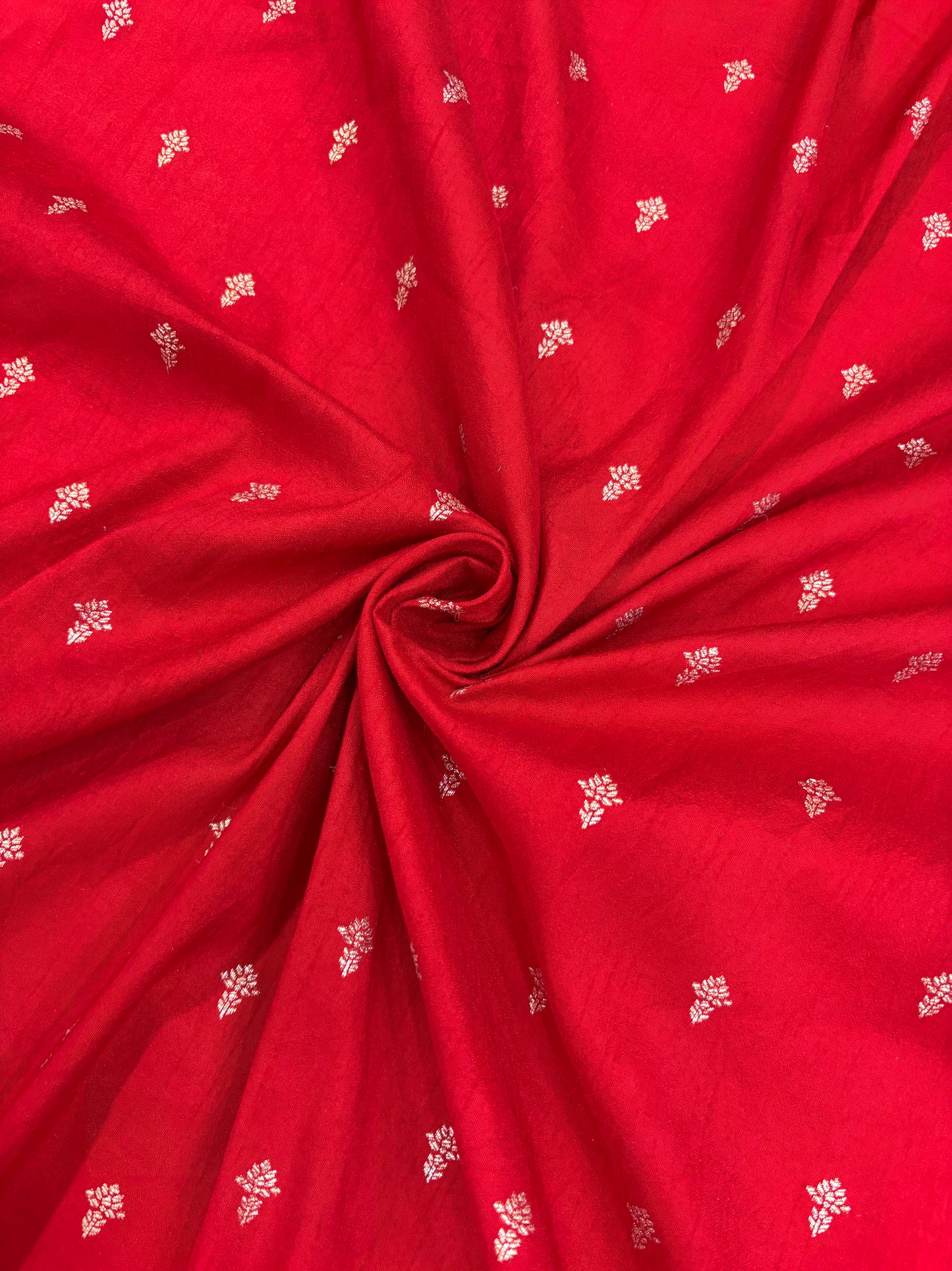 Matgold Zari Woven Floral Motif Semi Falling Rawsilk Fabric