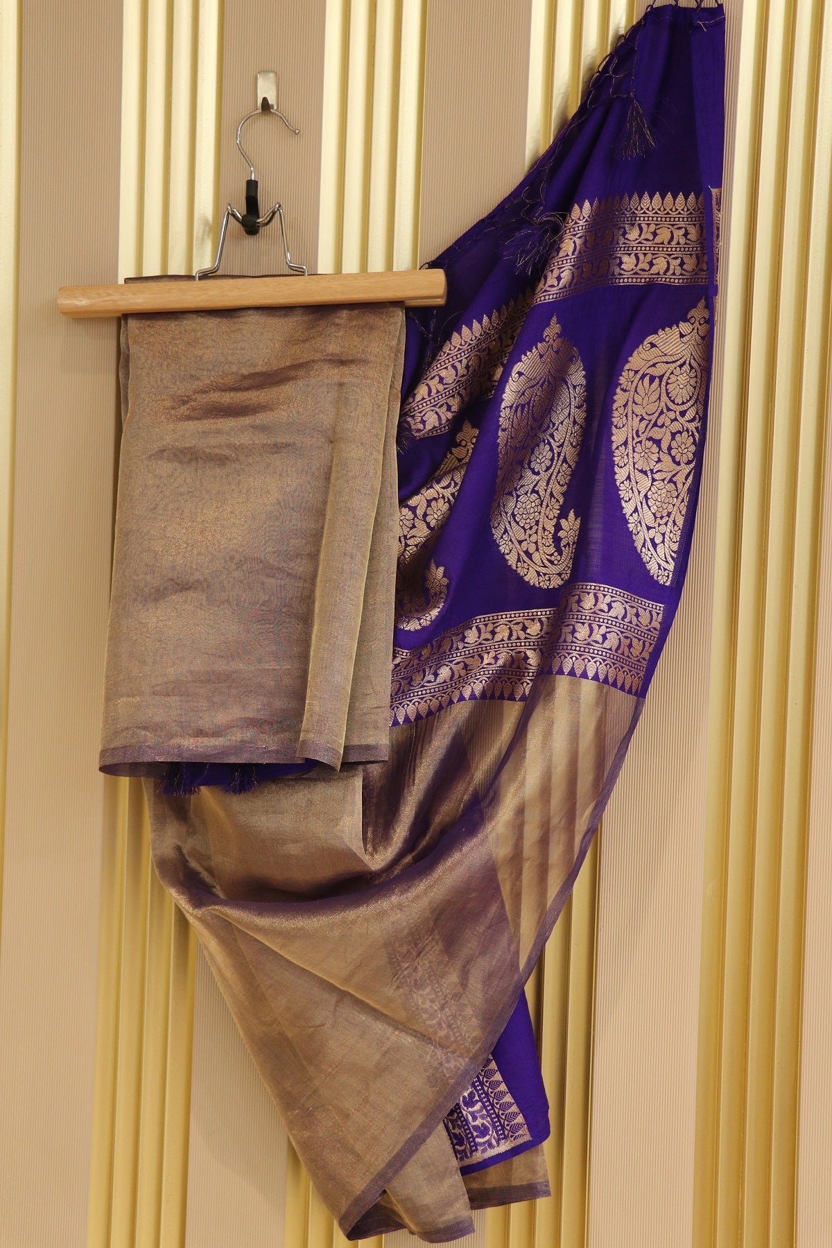 Pure Tissue Organza With Chinya Woven Pallu Banarasi Dupatta