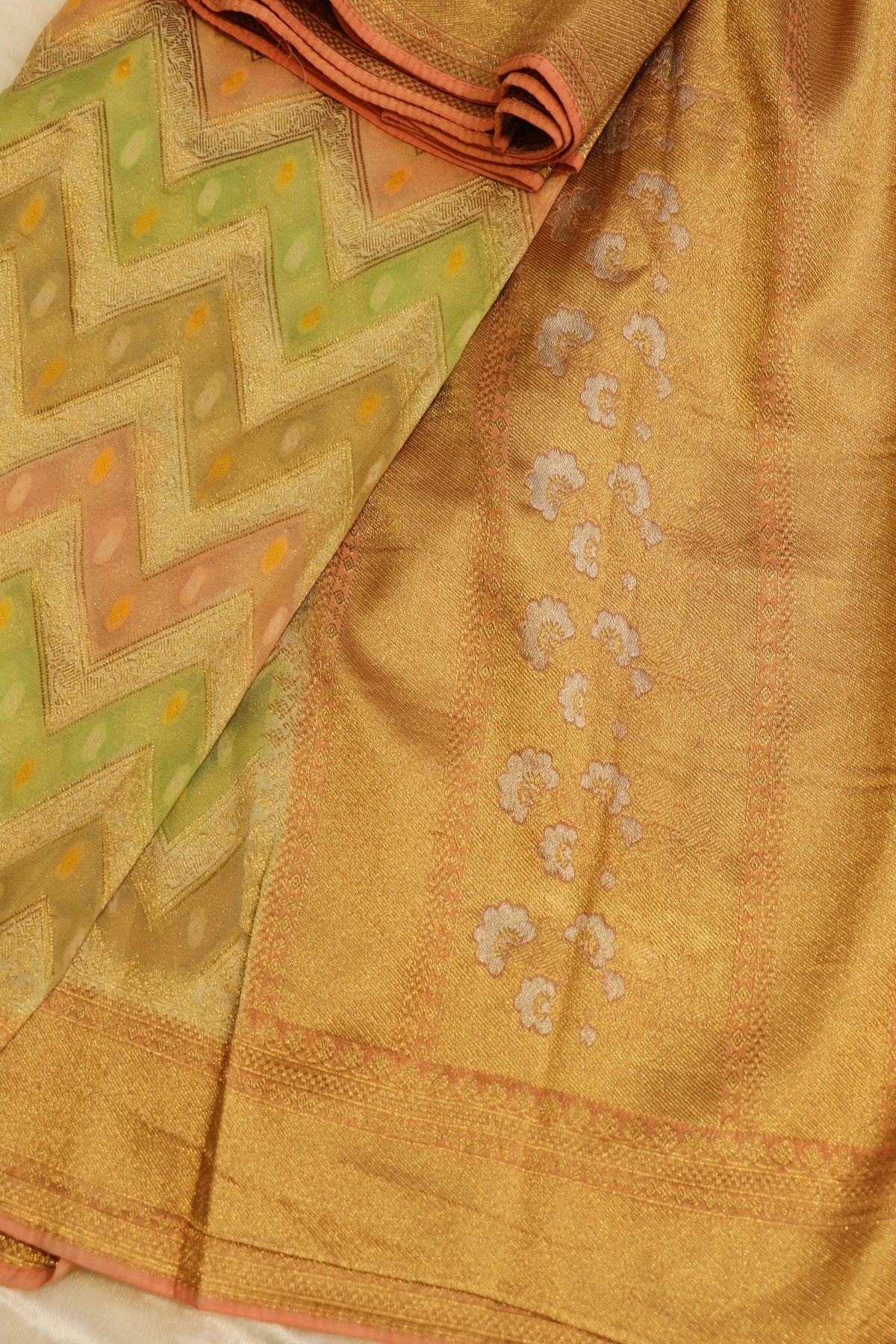 Pure Banarasi Rangkaat Dupatta With Weaves and Bandni Boond Butties