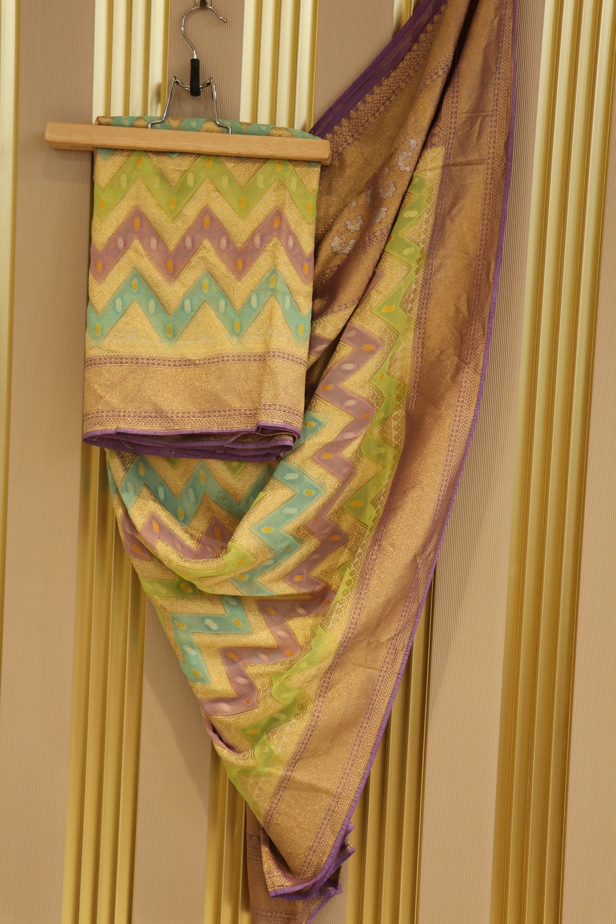 Pure Banarasi Rangkaat Dupatta With Weaves and Bandni Boond Butties