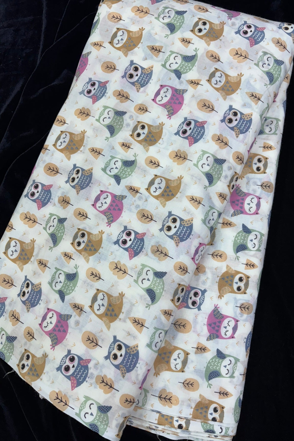 Baby Owls Of Guardian Cartoon Printed Pure Cotton Fabric