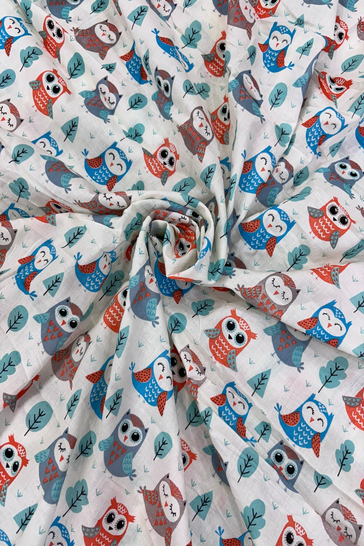 Baby Owls Of Guardian Cartoon Printed Pure Cotton Fabric
