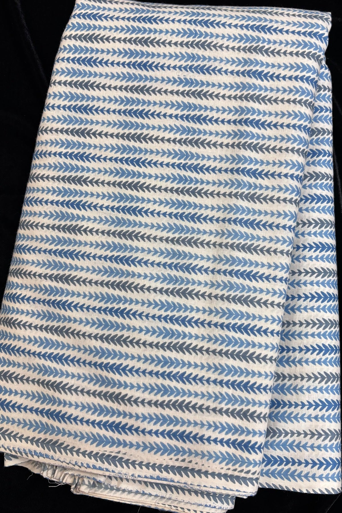 Horizontal Waved Rhythmogram Screen Printed Pure Cotton Fabric