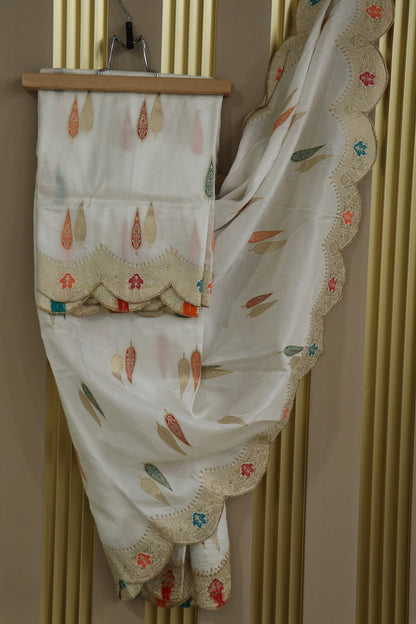 Dola Silk Dupattas With Leaf Shape Woven Meena Motifs With Scalloped Border