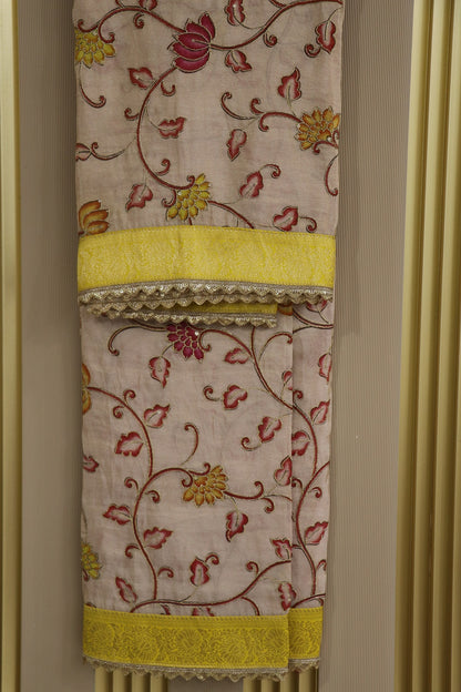 Kalamkari Printed Uppada Tissue Highlighted With Scalloped Border & Banaras Brocade Border