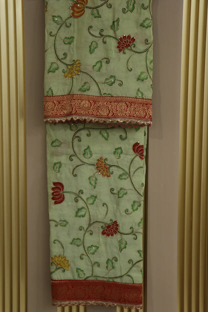 Kalamkari Printed Uppada Tissue Highlighted With Scalloped Border & Banaras Brocade Border