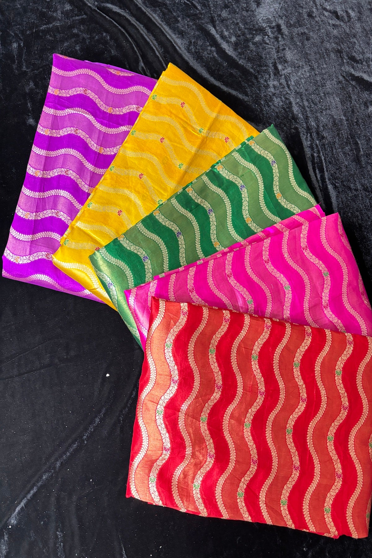 Katan & Tissue Wave Patterned Meenakari Woven Pure Banaras Silk Fabric