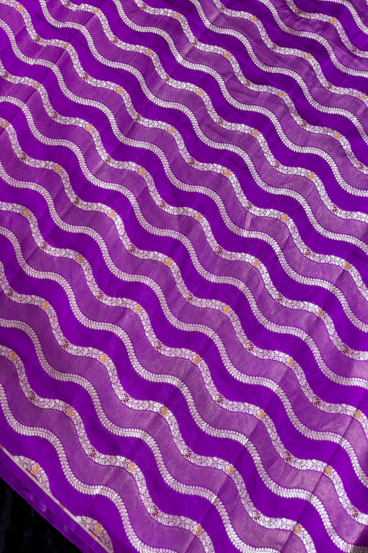 Katan & Tissue Wave Patterned Meenakari Woven Pure Banaras Silk Fabric