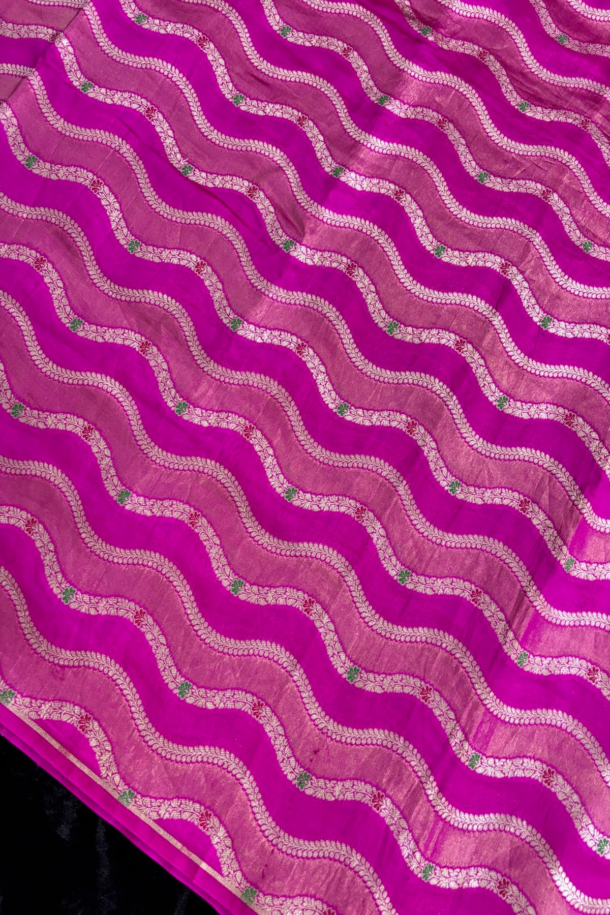 Katan & Tissue Wave Patterned Meenakari Woven Pure Banaras Silk Fabric