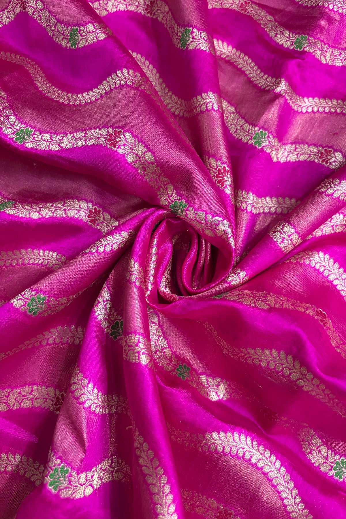 Katan & Tissue Wave Patterned Meenakari Woven Pure Banaras Silk Fabric