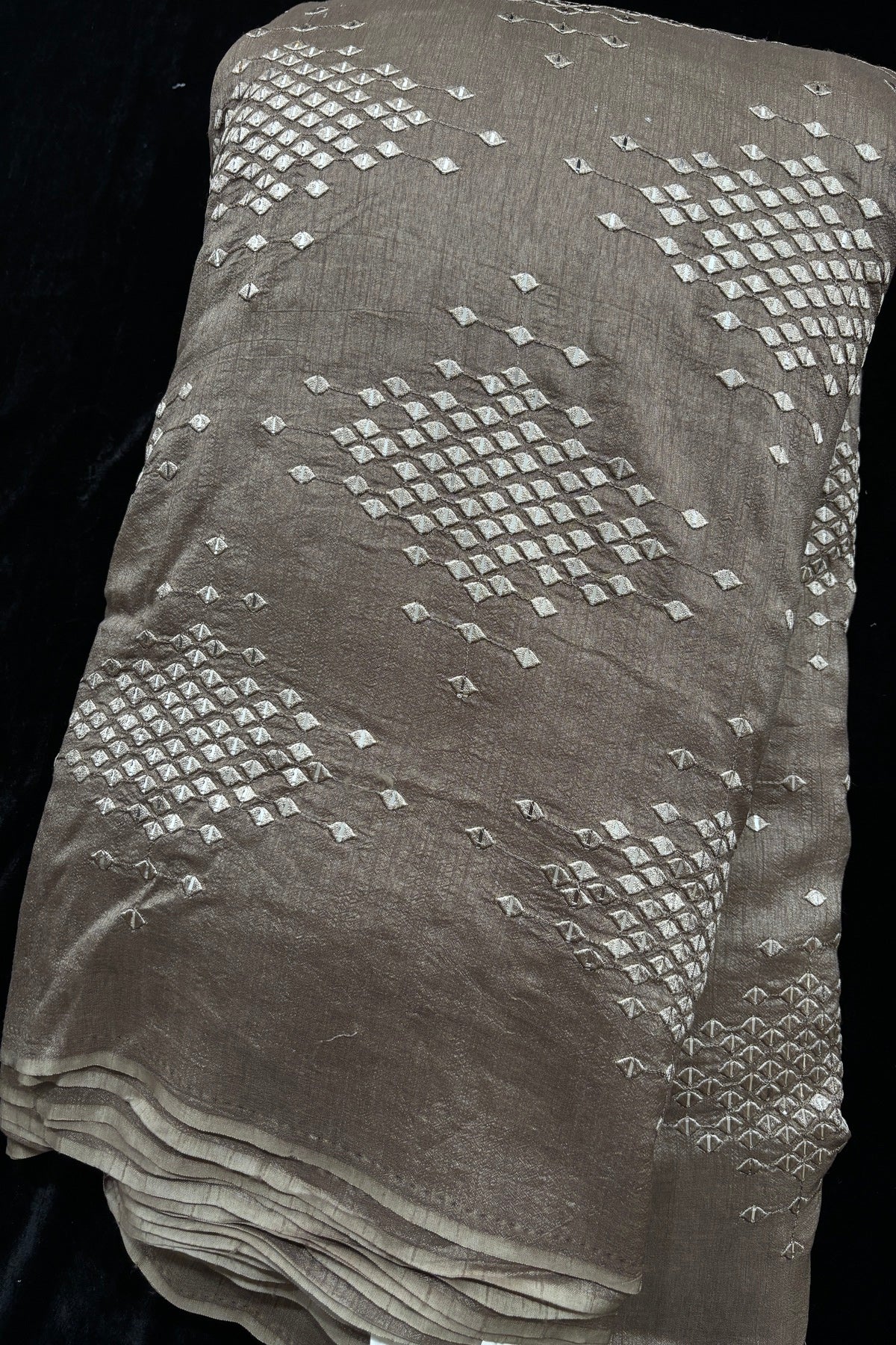 Logenze Shaped Mirror Embroidered Pure Banglore Silk Fabric