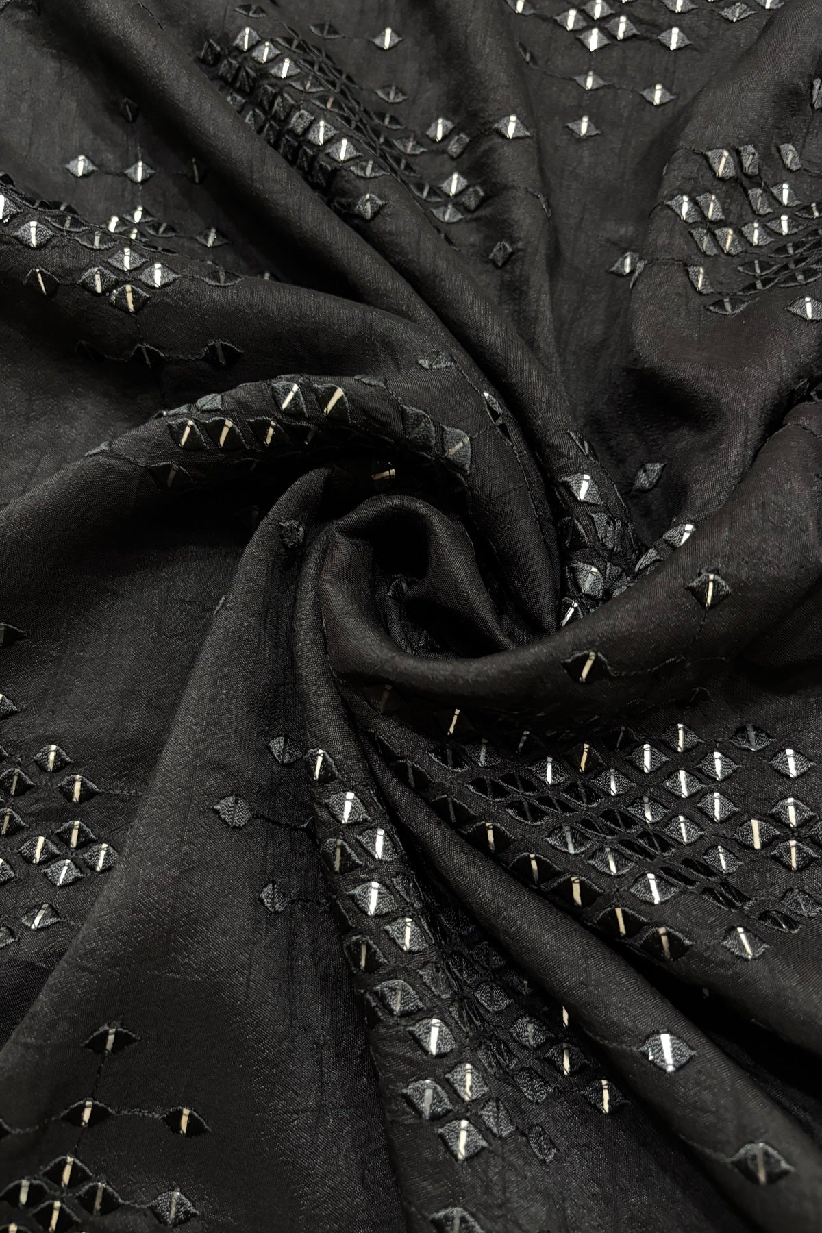 Logenze Shaped Mirror Embroidered Pure Banglore Silk Fabric