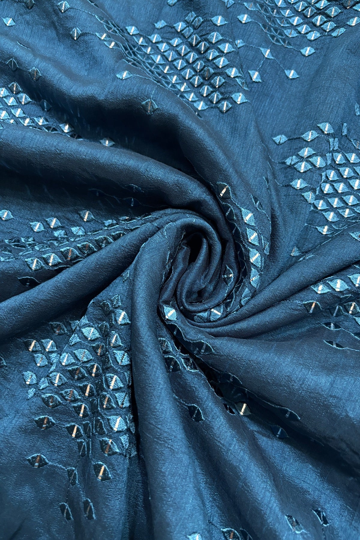 Logenze Shaped Mirror Embroidered Pure Banglore Silk Fabric