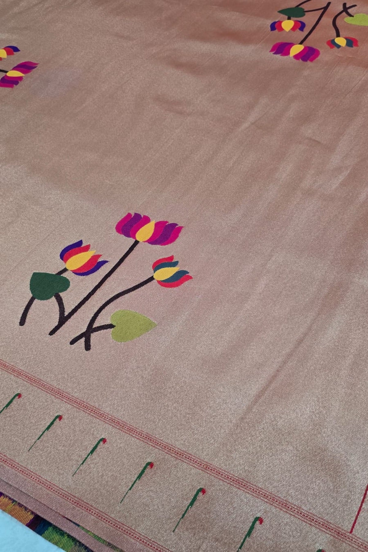 Red Gold Lotus Flowers With Single Muniya Border Paithani Fabric