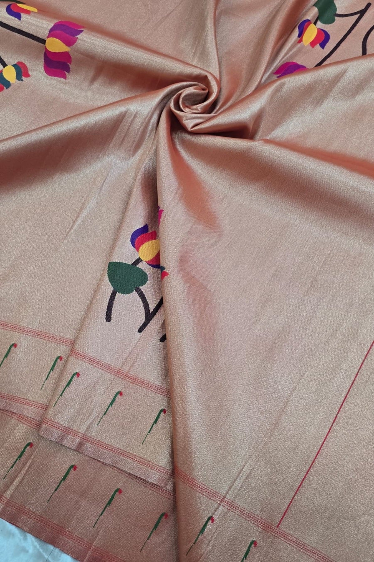 Red Gold Lotus Flowers With Single Muniya Border Paithani Fabric