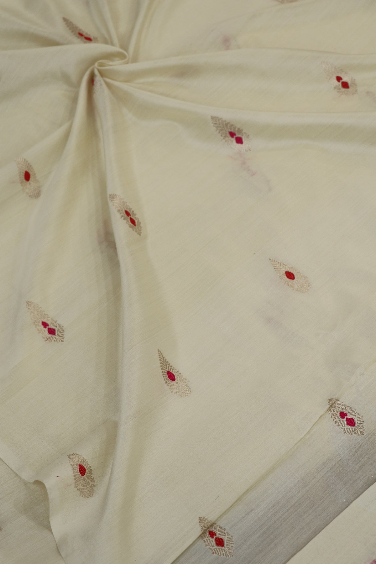 Pure Banaras chiniya Silk Gold Zari Tilak Motif Meenakari  Dyeable fabric